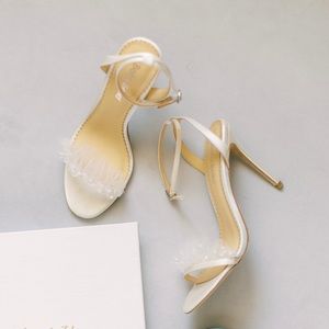 NWOT Bella Belle Wedding Heels size 9